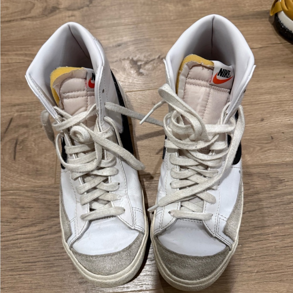 Nike Women's high top blazers 77’